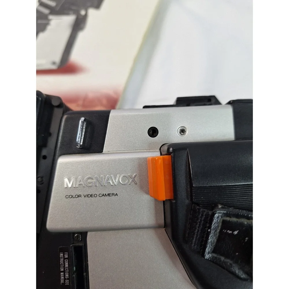 Vintage Magnavox VR8276BK01 Newvicon Color Video Camera 1985 with Manual